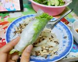 Hình bước làm 4 của món Đổi vị với bánh tráng cuốn chấm mắm me chua ngọt
