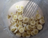 Foto del paso 3 de la receta: Bizcocho de fresa y plátano sin huevo!