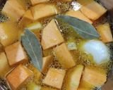 Foto del paso 3 de la receta: Crema de Calabaza con Quesitos y Picatostes