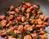 A picture of step 4 of Chilli chicken.