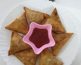 A picture of step 4 of Street style beef samose.