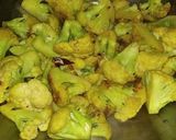 ফুলকপির মোহনভোগ(foolkopir mohonbhog recipe in Bengali) রেসিপির ধাপ 3 ছবি