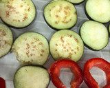 Foto del paso 2 de la receta: Hamburguesa veggie de berenjena y pimiento rojo 🍆🌶