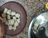 A picture of step 4 of बेसन की मसालेदार मठरी (खस्ता).