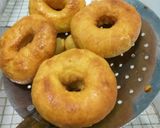 Foto langkah ke 6 dari resep Donat 4 bahan empuk simple banget.