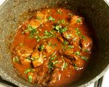 A picture of step 5 of Chicken Vindaloo.