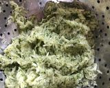 Une image de l'étape 1 de Galette de courgette à la Ricotta.