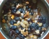 A picture of step 1 of Grapes baked cake.