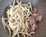 Foto del passaggio 2 della ricetta Spadellata di finocchi e peperoni rossi