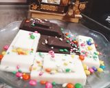 व्हाइट एंड डार्क चॉकलेट (White and dark chocolate recipe in Hindi) रेसिपी चरण 6 फोटो