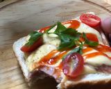 Gambar langkah 3 resipi Roti Bakar Sosej Cheese.
