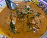 รูปขั้นตอนการทำที่ 6 ของ แกงไก่นมสดใส่ใบสมุนไพร NaRakMak