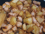 Salchichas de pollo con patatas