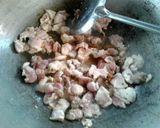 รูปขั้นตอนการทำที่ 2 ของ ผัดพริกสดหมูติดมัน