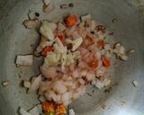 A picture of step 4 of Bhindi tomato masala fry.