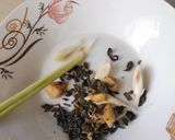 Foto langkah ke 1 dari resep Teh Hijau Rempah.