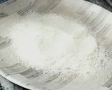 A picture of step 1 of Coco-choco balls.