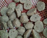 Foto langkah ke 2 dari resep Bening Bayam Bakso.