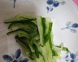 夏日開胃料理-洋蔥小黃瓜涼拌海帶芽的食譜步驟3照片
