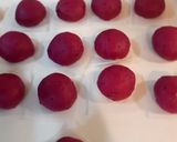 Foto langkah ke 5 dari resep Bakpao Buah Naga Isi Unti Kelapa.