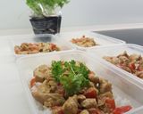 A picture of step 4 of Paprika-kookos-kanakastike.