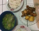 Foto langkah ke 2 dari resep Sayur oyong bening bakso bihun.