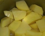 A picture of step 1 of Mashed potatoes.