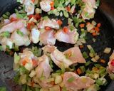 Foto del paso 3 de la receta: Salpicadito de pollo con arroz