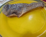 Foto del paso 5 de la receta: Bacalao desalado con chips de su propia piel 🌞🌞🌞