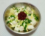 Hình bước làm 2 của món Nộm Lê Cải Thảo 배추죽석무침