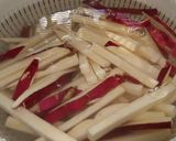 A picture of step 2 of My Ultimate Favorite! Ginger-Flavored, Sugar-Coated Sweet Potato Sticks (Kenpi).