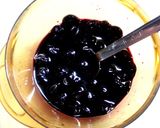 A picture of step 3 of Blueberry No-Bake Cheese Pies.