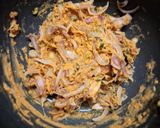 A picture of step 3 of Onion Pakoda.