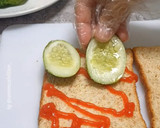 Foto langkah ke 2 dari resep Simply Spinach Toast.
