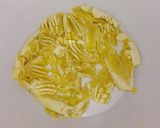 Foto del paso 1 de la receta: Plátano volteado con miel