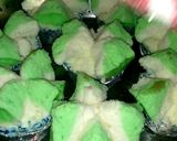 Foto langkah ke 5 dari resep Bolu kukus mekar.