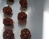 चॉकलेट पान बॉल (Chocolate pan balls recipe in hindi) रेसिपी चरण 3 फोटो