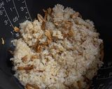 Foto langkah ke 3 dari resep Garlic Butter Rice.
