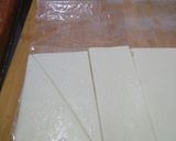 Foto langkah ke 2 dari resep Puff pastry isi sosis & keju.