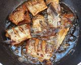 Foto langkah ke 2 dari resep Ikan Cucut kuah Pindang.