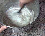 Foto del paso 4 de la receta: Bizcochuelo de claras y limón sin azúcar y sin gluten ideal para desayunos y meriendas