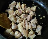 A picture of step 3 of Daikon and Chicken Sautéed in Doubanjiang Paste.