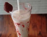 Foto langkah ke 4 dari resep Korean Strawberry Milk.