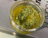Une image de l'étape 3 de Feuilletés de knackis au pesto d'ail des ours, parmesan et pavot bleu.