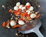 Foto langkah ke 4 dari resep Tumis Kangkung Telur Puyuh.