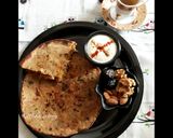 A picture of step 3 of Mooli Paratha.