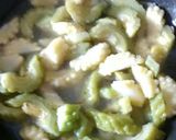 Foto langkah ke 8 dari resep Tumis pare dan putren.