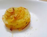 A picture of step 4 of Garlic parmesan baked potato stacks.