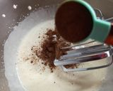 Foto del paso 9 de la receta: Budín Marmolado de café y vainilla