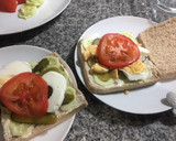 Foto del paso 3 de la receta: Sándwich improvisado 🥚🧀🍞cena que sorprende 😋😋